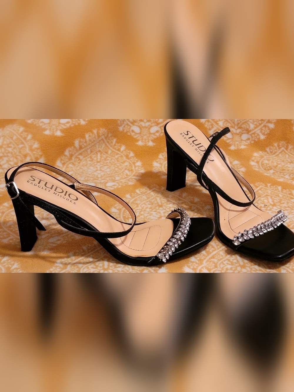 Badgley Mischka Black Sparkly heeled sandal with rhinestone leafs women size 8.5